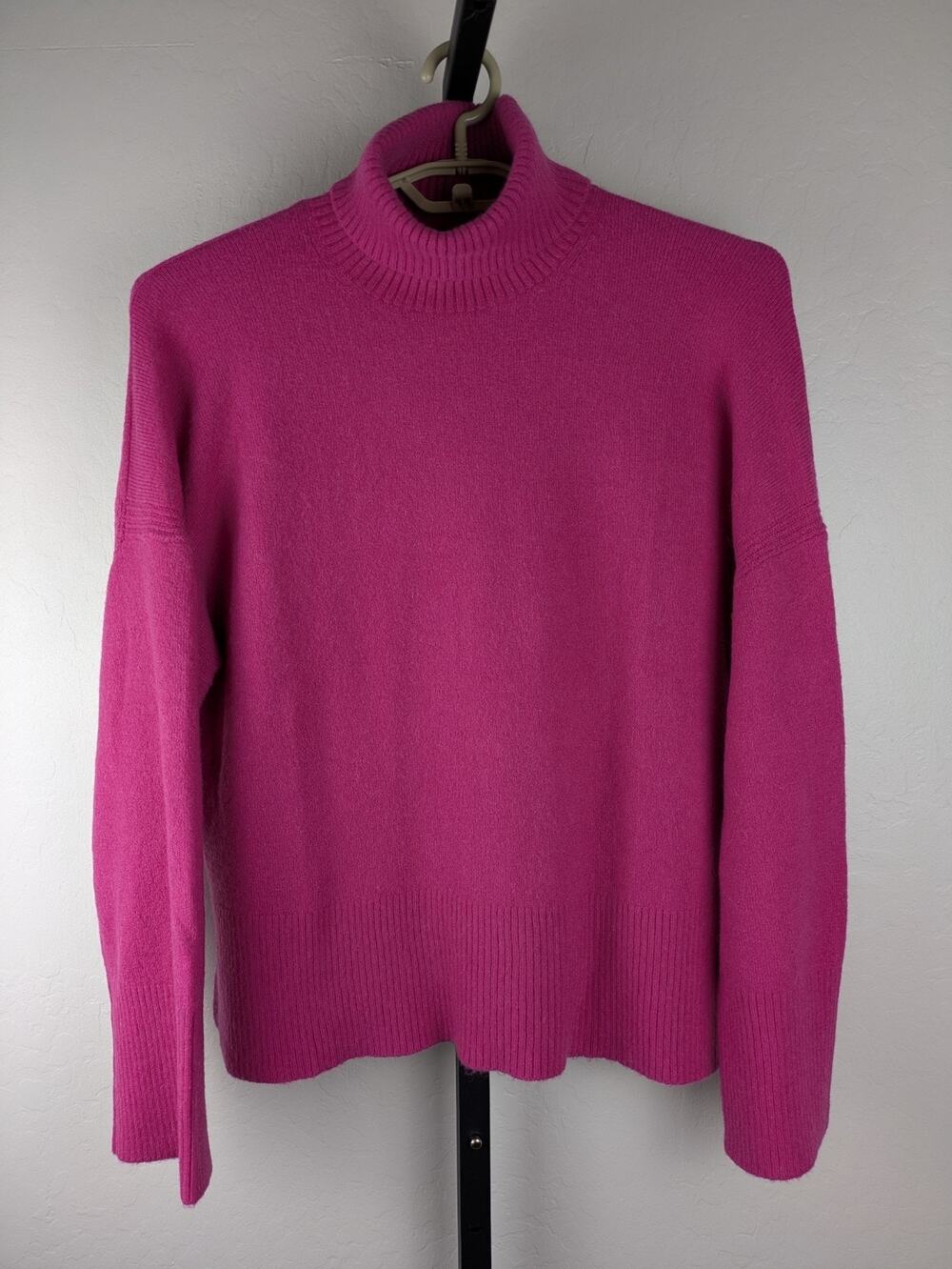 J. Crew Supersoft size Large Pullover Long Sleeve Sweater Pink Wool Blend